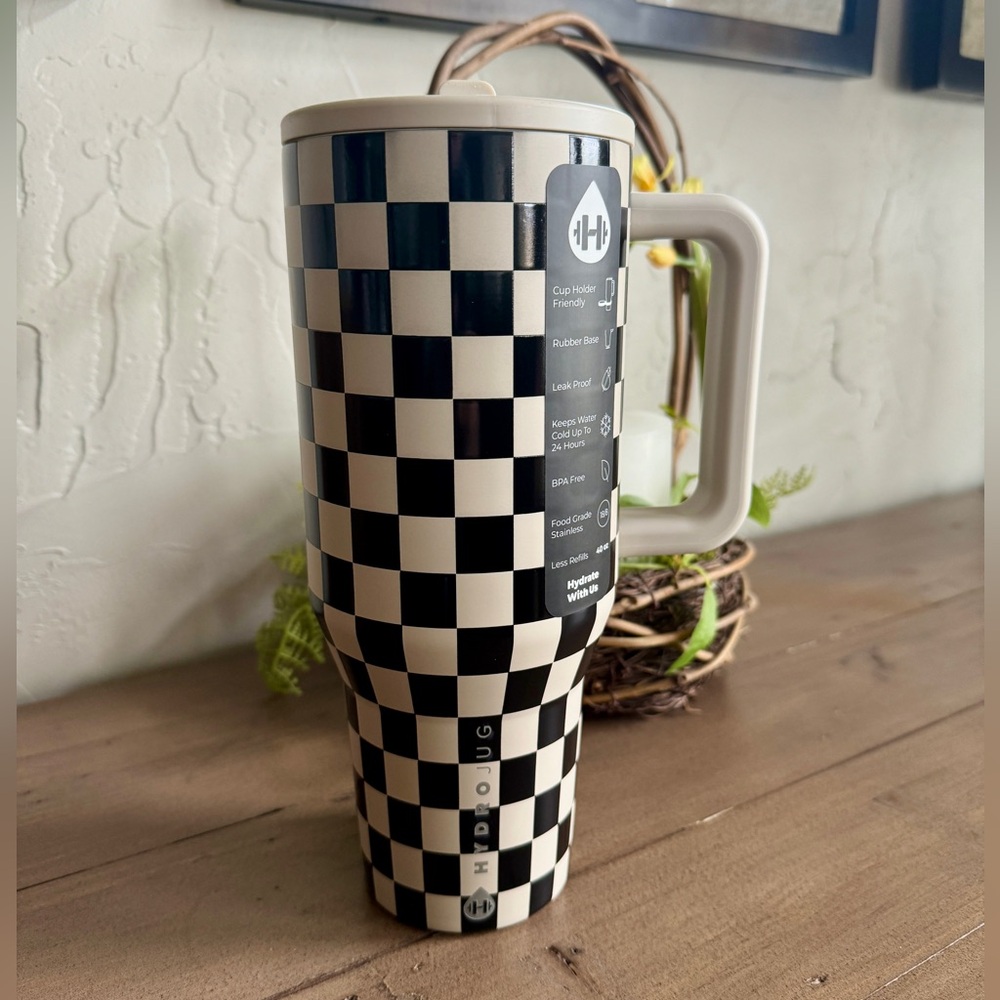 Hydrojug Aubrie Checkered Traveler 40 Oz NWT